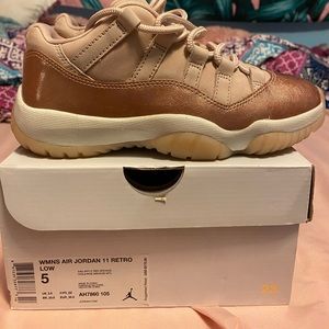 WMNS Air Jordan 11 Retro low’s ✨